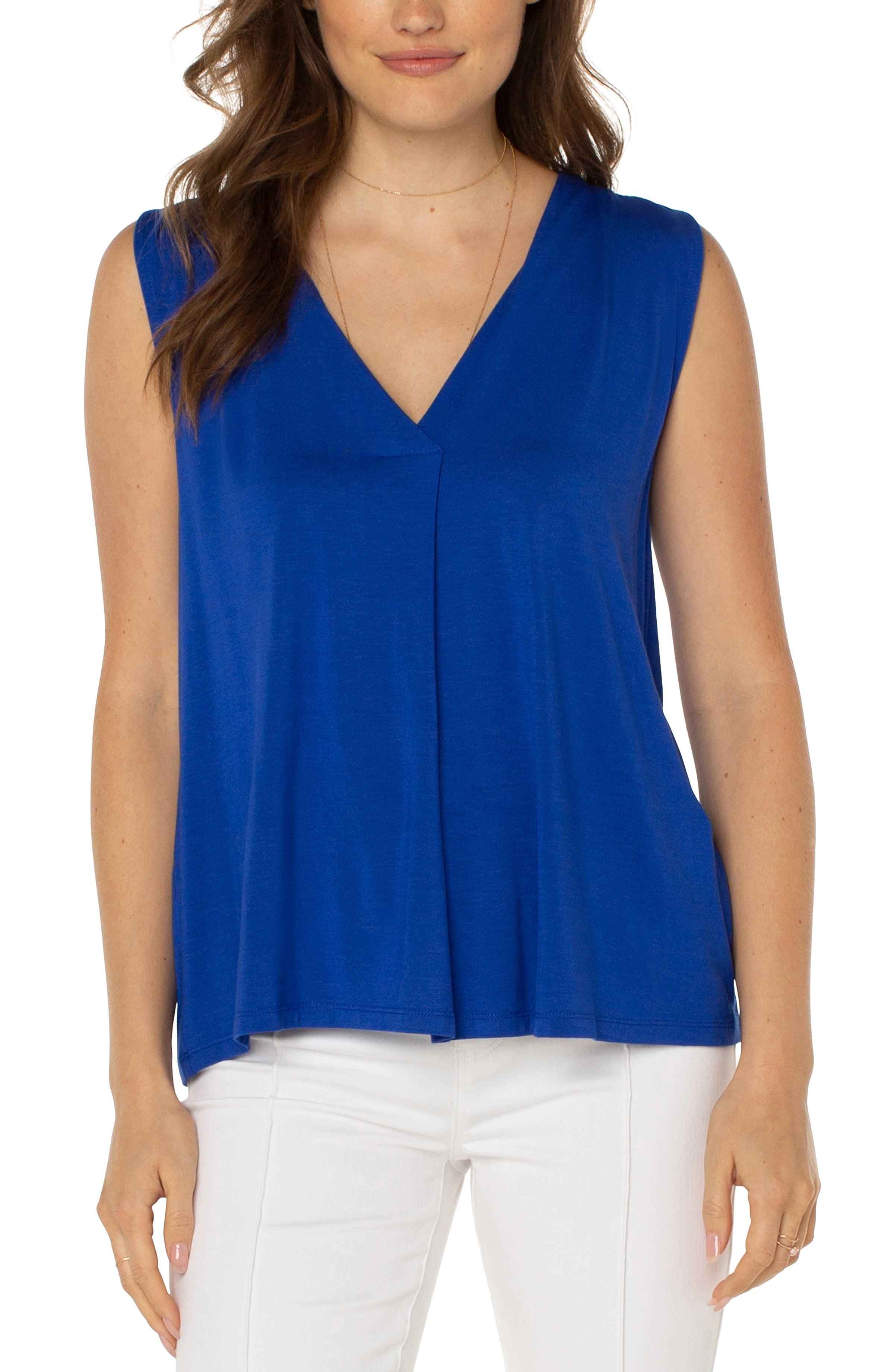 SLEEVELESS V-NECK KNIT TOP